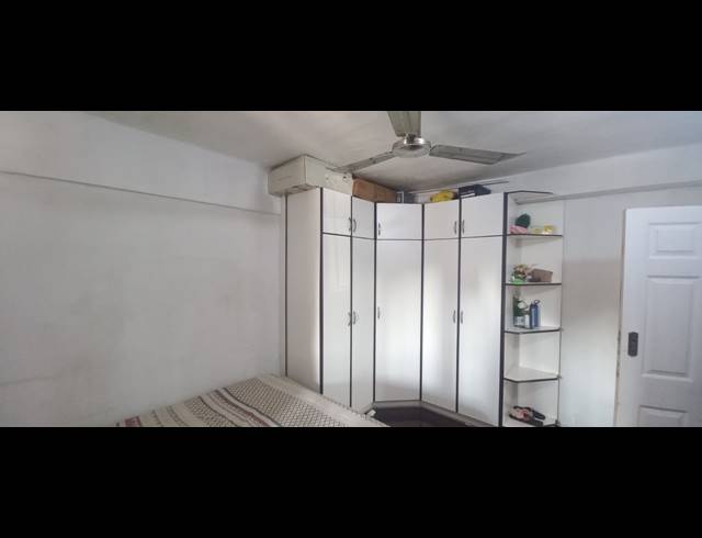 1.5 BEDROOM FLAT FOR SALE IN OVERPORT